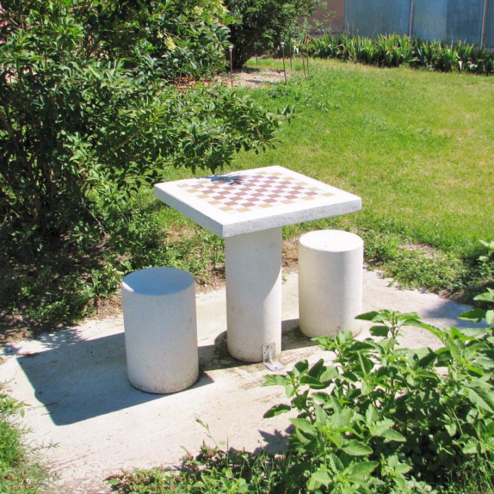 Table de jeux d'échecs béton blanc